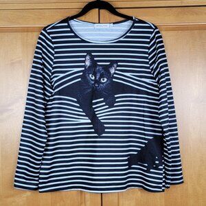 MissLook Black and White Long Sleeved Cat Peeking From Blinds Tee - L